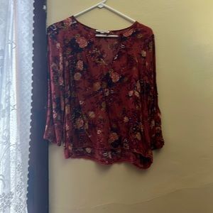 I am selling a florale blouse.